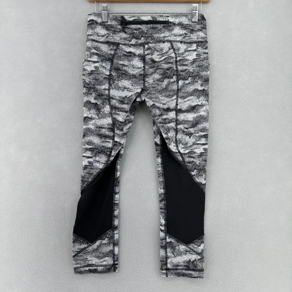 Lululemon Speed Up Crop 21 Black White Static Wave Print Leggings Womens Size 6
